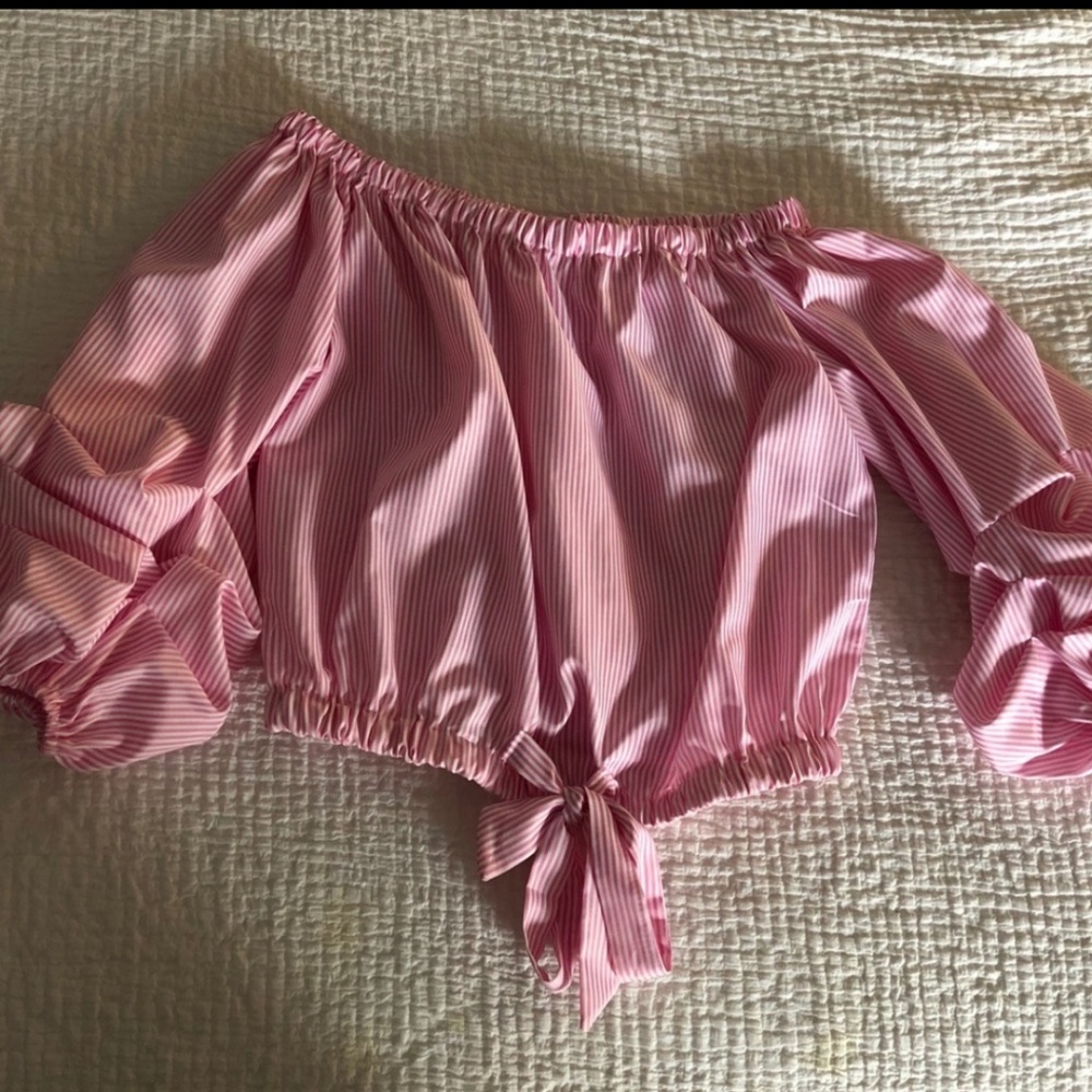 The impeccable pig 3/4 sleeve crop top